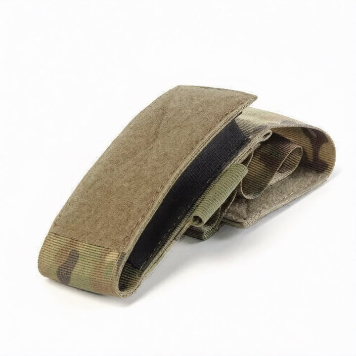Open multicam CAT tourniquet pouch with internal retention straps