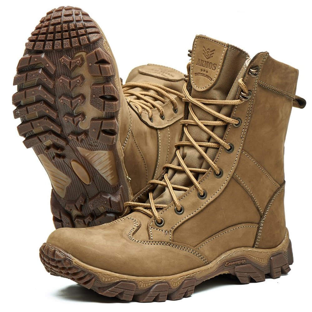 Coyote brown army boots made of water-resistant nubuck leather with high shaft and tread sole