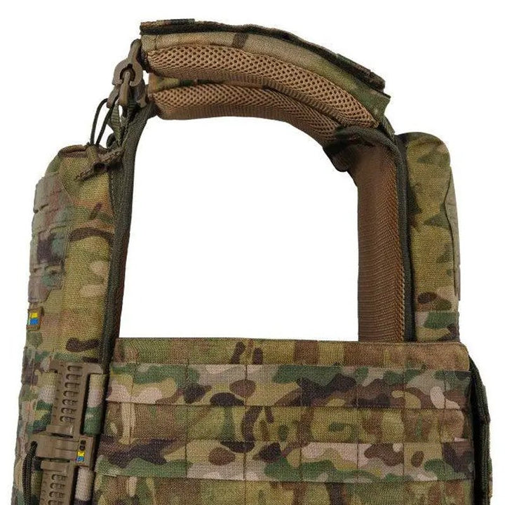 Multicam plate carrier vest with molle system