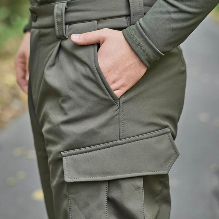 Front pocket design of Ukrainian Army tactical fleece-lined pants.